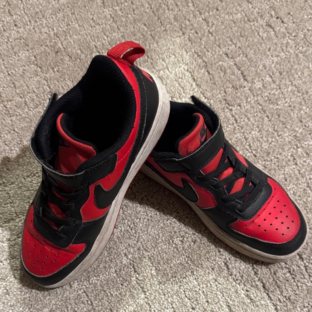 Nike court borough low redraft red black size 1